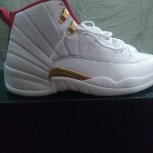 Retro 12 Fiba